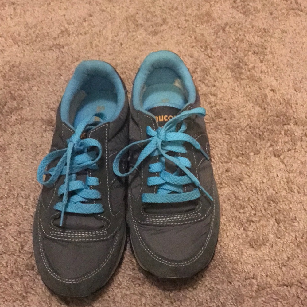 Saucony jazz tennis shoes